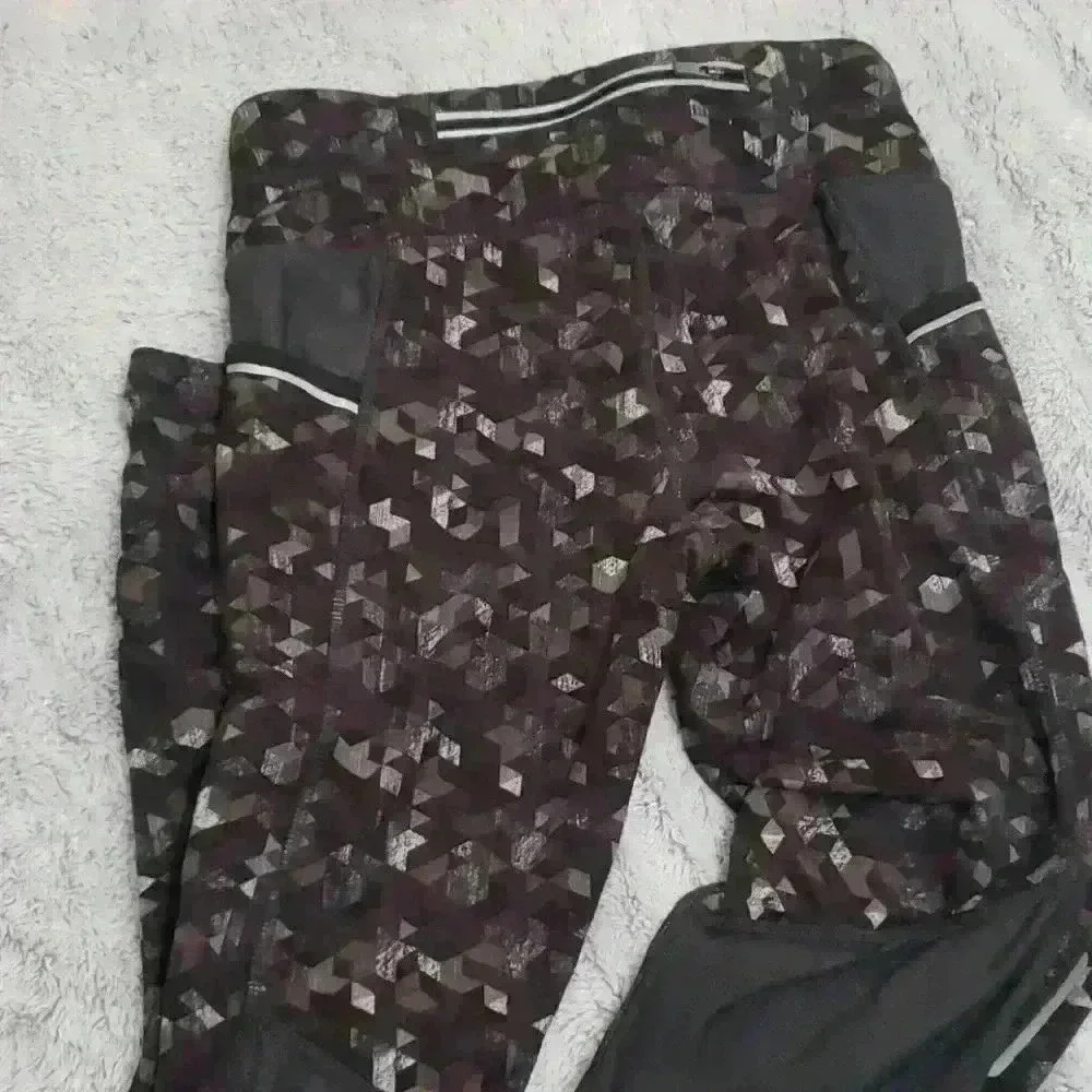 Athleta Geometric pattern Leggins - Picture 5 of 6